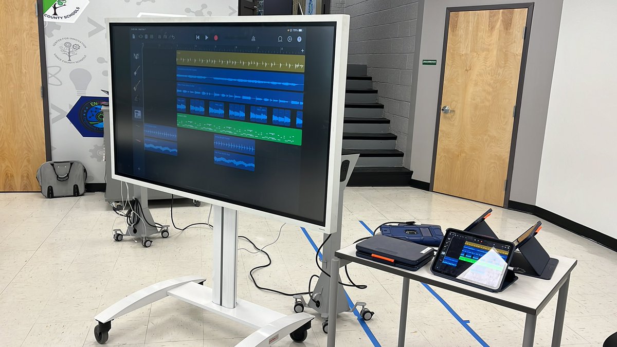 The School of Rock is getting ready to reopen to greet our <a href="/V3AHuskies/">Vance Virtual Village Academy</a> Middle School students this morning! <a href="/VanceCoSchools/">Vance County Schools</a> <a href="/VCSCFI/">VCS Center For Innovation</a> #ArtsinVCS