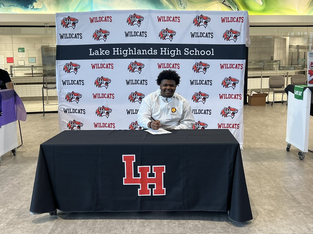 LHHS_FOOTBALL's tweet photo. Congratulations to “Big” @72_Jamesward on signing with @LionsFBRecruits !! We are proud of you! #RecruitLH https://t.co/JzThS5stnn