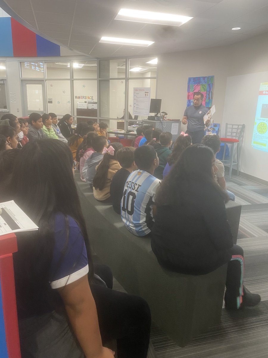 Celebrating World Read Aloud Day listening to our AP read "El Mitón" with our fellow firsties! 📚📖 #itsagreatdaytobeamustang <a href="/MaeSmythe/">Mae Smythe Elementary</a>