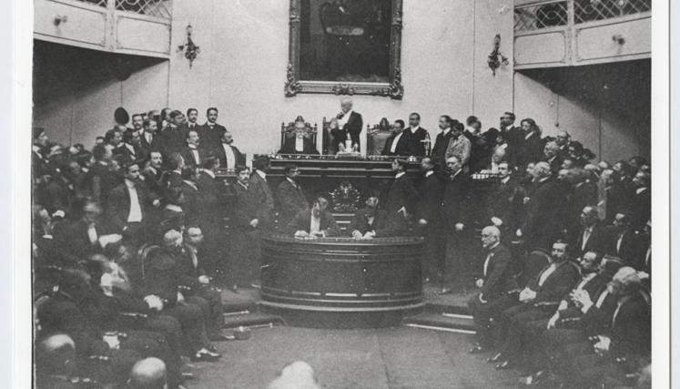 eduardolazzari's tweet photo. Nunca en la historia argentina el Congreso se opuso a la sanción del plan de gobierno de un nuevo presidente, aún cuando no estuvieran de acuerdo. Desde Sarmiento hasta Macri, ambos con minoría en el parlamento, siempre el inicio de la gestión fue apoyado.... https://t.co/SUXcjswu5r
