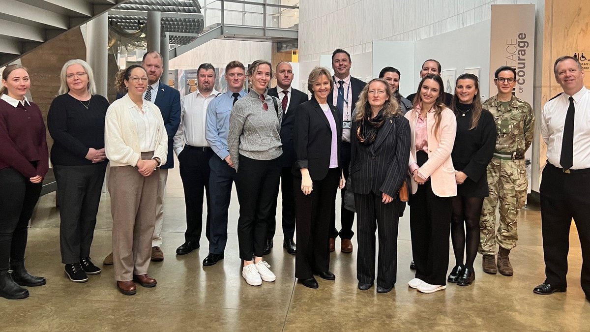 UKdefenceUS's tweet photo. The Military Women’s Memorial at @ArlingtonNatl is a one-of-a-kind tribute, honouring the courage and commitment of American Servicewomen.
British Defence Staff in the US were honoured to privately tour the memorial and discuss the remarkable service of military women. https://t.co/698eKVLkaE