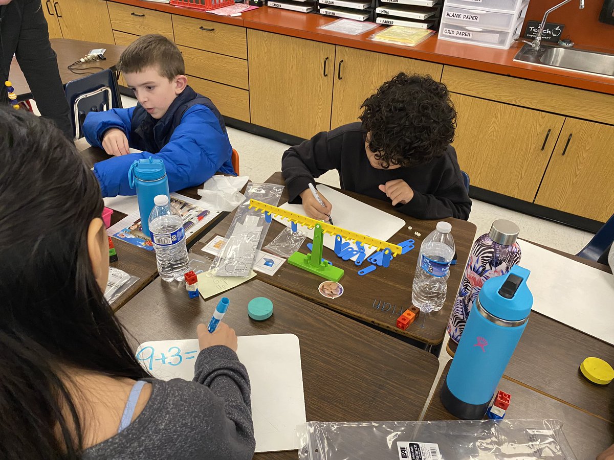 Rebecca Stauffer tweet media