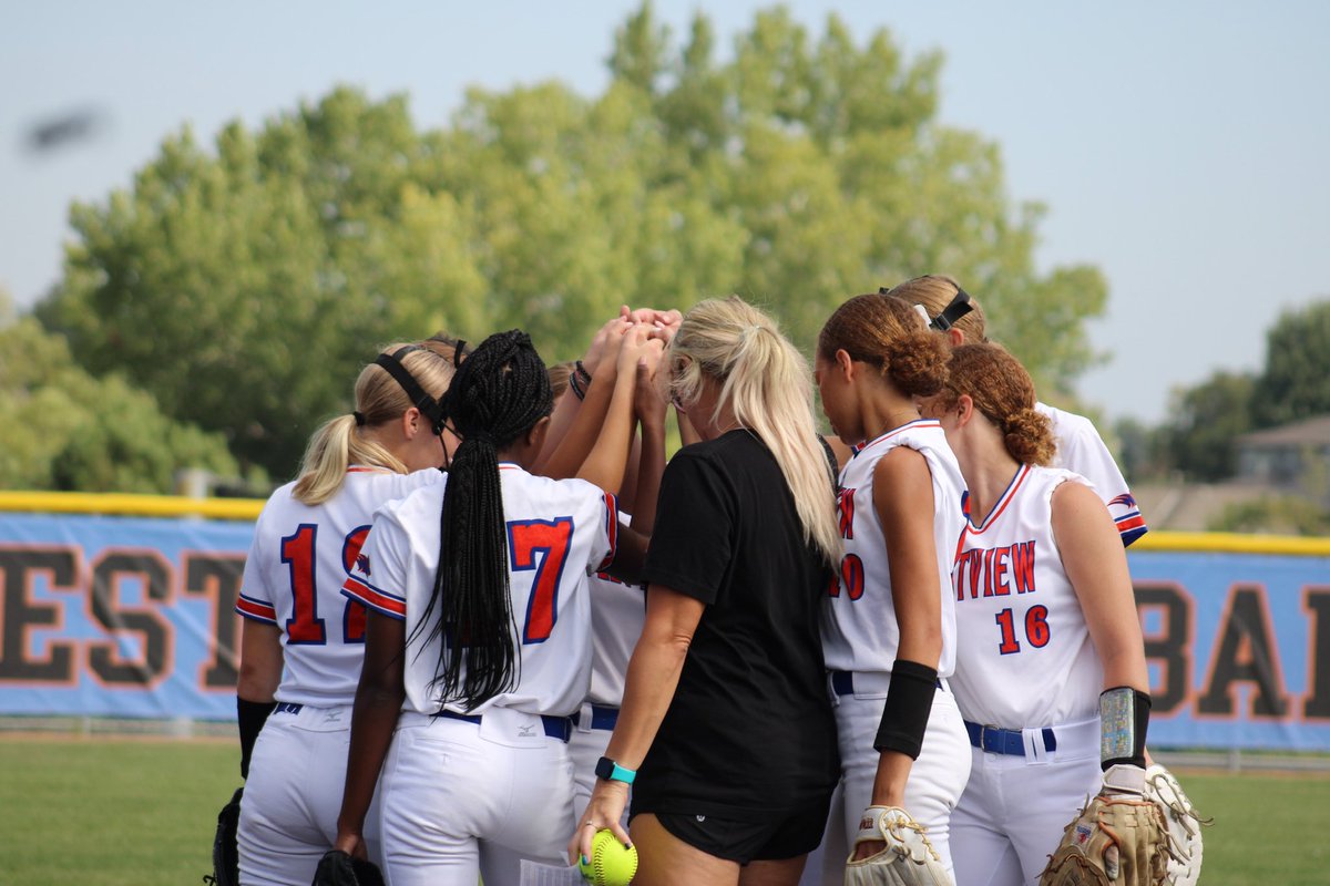 OPS_WestviewSB's tweet photo. Happy National Girls and Women in Sports Day 🫶🏼

For those that came before us, and the generations ready to make history, we belong. Who run the world? 💕🥎💙🧡💕
Hit like a Girl. Throw like a Girl. #PlayLikeAGirl https://t.co/EOnj7X6pJ3