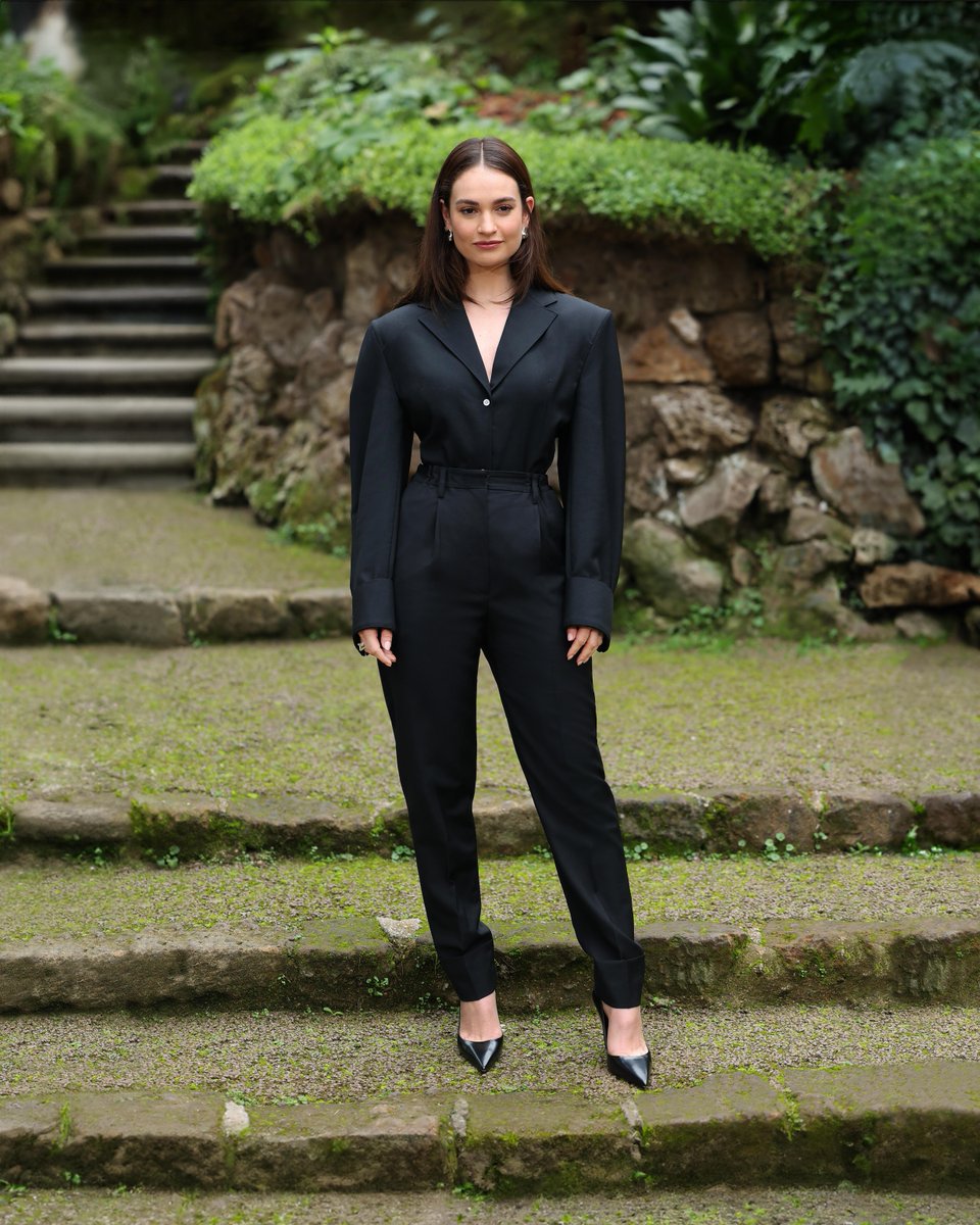 Lily James wore a full #Prada look at the photocall of 'Finalmente l'Alba’.

#PradaPeople #LilyJames
#FinalmentelAlba