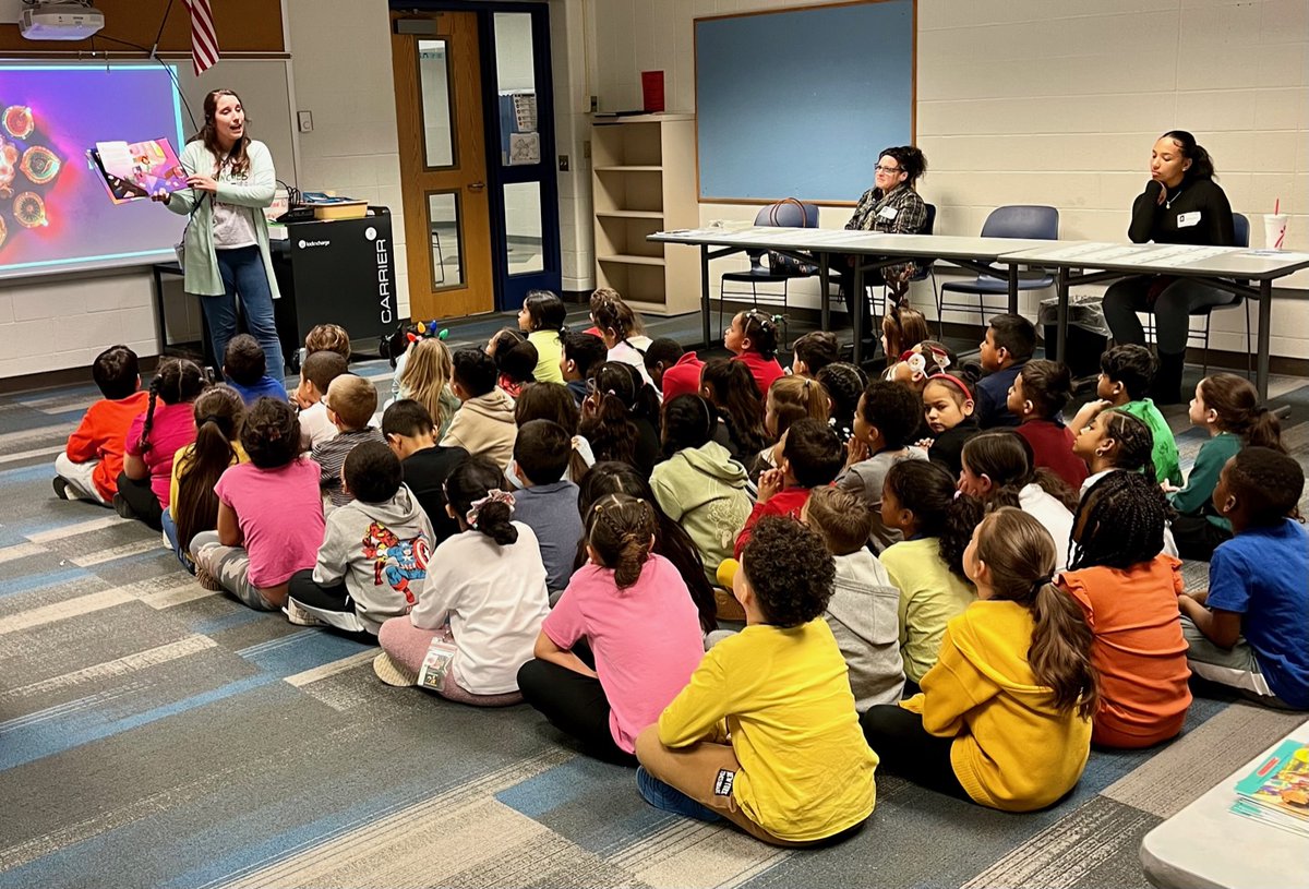 UGI_Utilities's tweet photo. It's #WorldReadAloudDay! Reading aloud is a powerful tool for helping students become lifelong readers and learners. UGI is dedicated to improving childhood literacy across our service territory through our partnership with Reading Is Fundamental. #FuelingOurFuture https://t.co/QzNhJOGQhR