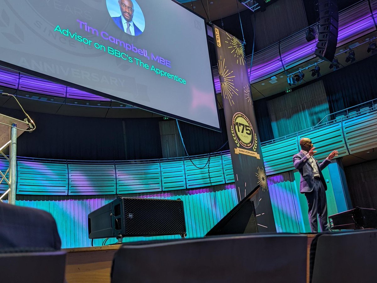 Heidi Comley tweet media