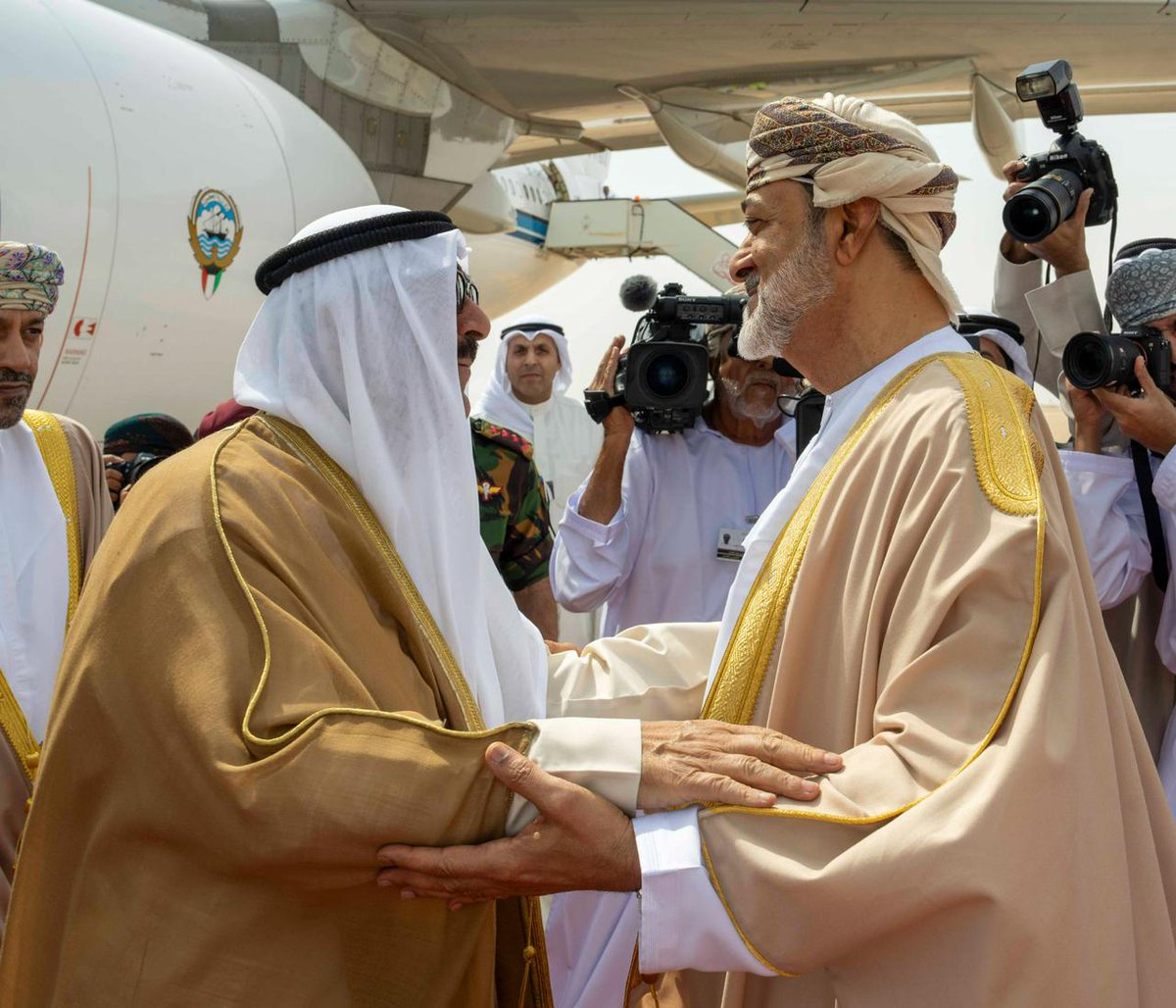 arabian_stories's tweet photo. In Pictures: His Highness Sheikh Mishal Al Ahmad Al Jaber Al Sabah, Emir of Kuwait concluded his two-day state visit to Oman on Wednesday.
#hismajesty
#kuwaitemir
#officialvisit
#Duqm_refinery https://t.co/U0w435EZYa