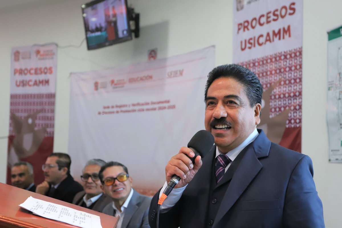 SEIEM_'s tweet photo. #ConElPoderDeServir de la Gobernadora @delfinagomeza y el compromiso del Titular de @SeducEdoMex, Miguel Ángel Hernández, inaugura @SEIEM_ en #Tutititlán una de las cinco Sedes Regionales de Registro y Verificación Documental para los Procesos de Promoción a #HorasAdicionales. https://t.co/aD0pDAhrBb