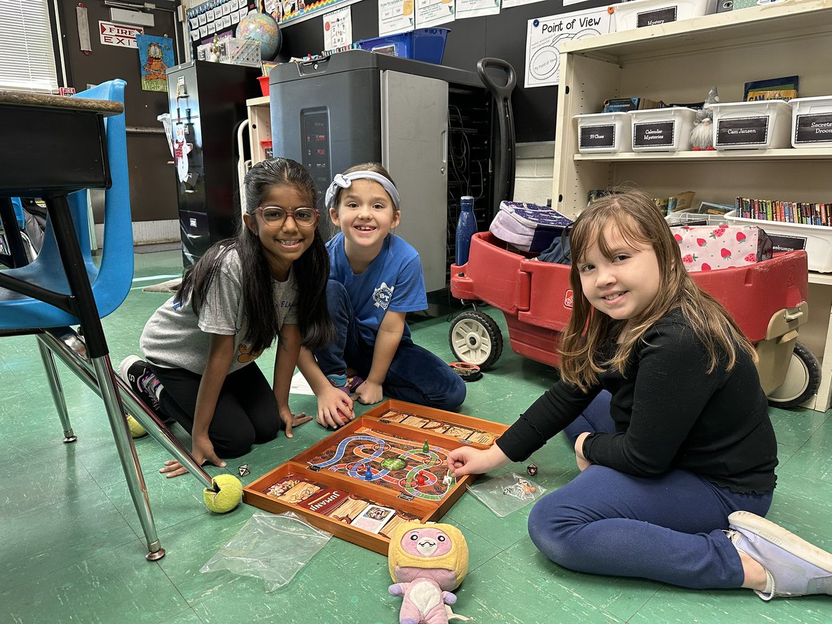 lizmachado68's tweet photo. Global School Day of Play #beartavernpride #GSPD2024 https://t.co/BrbY601Ezc