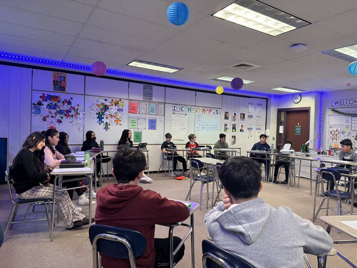 Clarkeedu1's tweet photo. Had the pleasure of visiting @MsTestaSilver7 7th grade ELA Class and witness their Socratic seminar discussion on the good and bad aspects of social media. Students sharing facts, opinions,offering advice to younger students…well done #twisterpride @MrsFerrebee615 @This_Is_Mr_K https://t.co/yk9UHZ7XOk