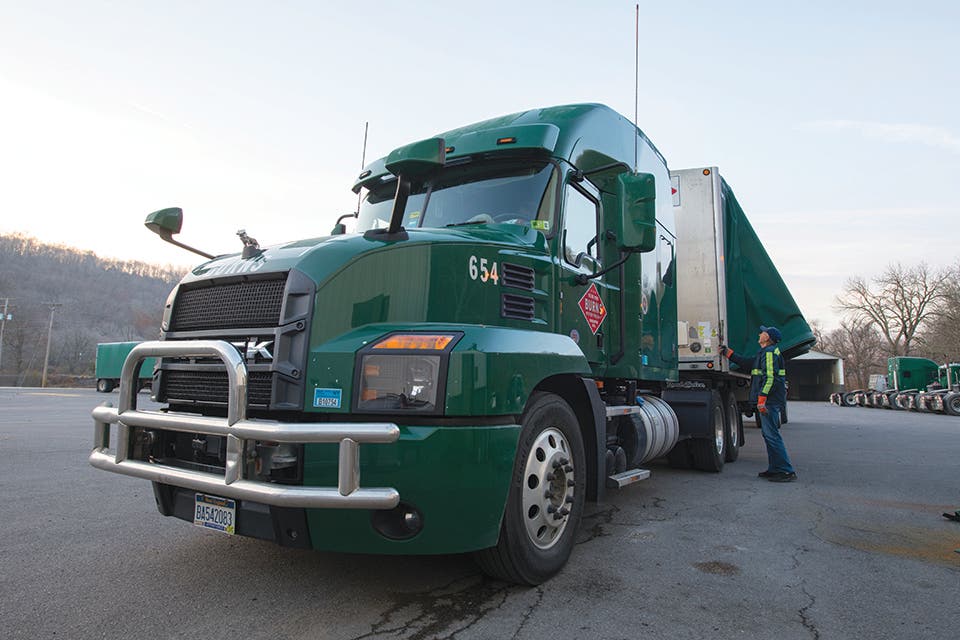 MackTrucks's tweet photo. Next year, Burns Motor Freight will celebrate 75 continuous years of trucking business. The company is currently led by the third generation of Burns children, continuing their family legacy.
Read the full #BulldogMagazine story: https://t.co/XmPQkpKvCO https://t.co/fb7ukrL2LS