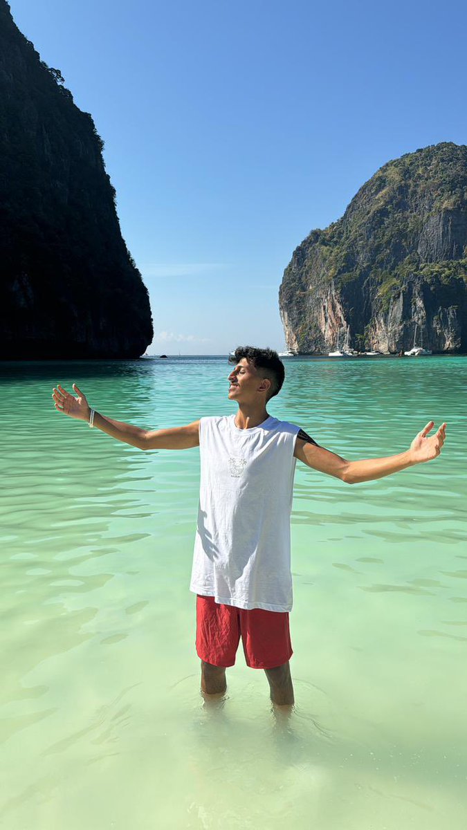 Xmaj22's tweet photo. Phi Phi island🏝🇹🇭 https://t.co/L5rw8nLhNg