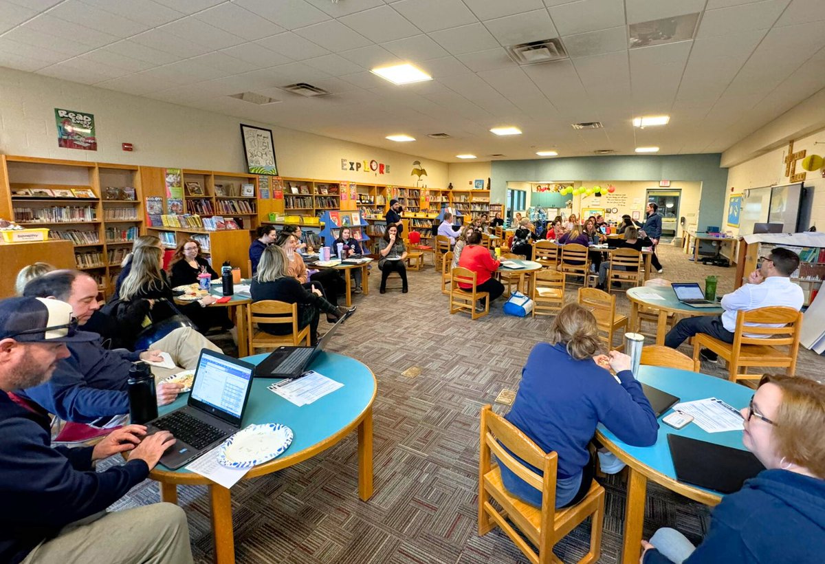 Eduscape's tweet photo. Empowering students begins with empowering the teachers.
St. Pius X School educators in NY dove headfirst into this PD workshop on #AI, exploring new ways to ignite student creativity by ethically utilizing tools.
#RethinkLearning https://t.co/tBH3XgUN9m