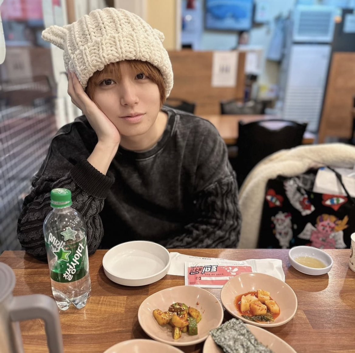 __ynuco's tweet photo. まさか…❓渡韓した時と同じ店では❓ https://t.co/JY59Ew7cEs
