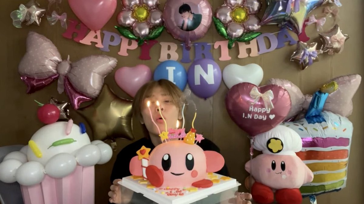jeongin's birthday live 🤍🍰