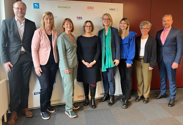 Guter Austausch und wertvolle Impulse heute in der #vdek-Landesvertretung: Dank an Sozialsenatorin Melanie Schlotzhauer @sozialbehoerde für den Besuch im Landesausschuss #Hamburg der #Ersatzkassen. @TKinHH @JunckerJens @BARMER_HH @KKH_Politik @HEKonline @hkk_Presse