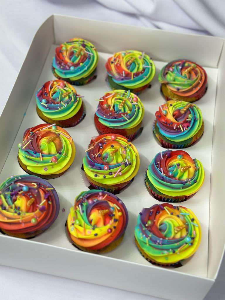 DinMeitar's tweet photo. Baking some beautiful things🥰
#PastryChef #baking #Dinberry https://t.co/rO9fxQoes2