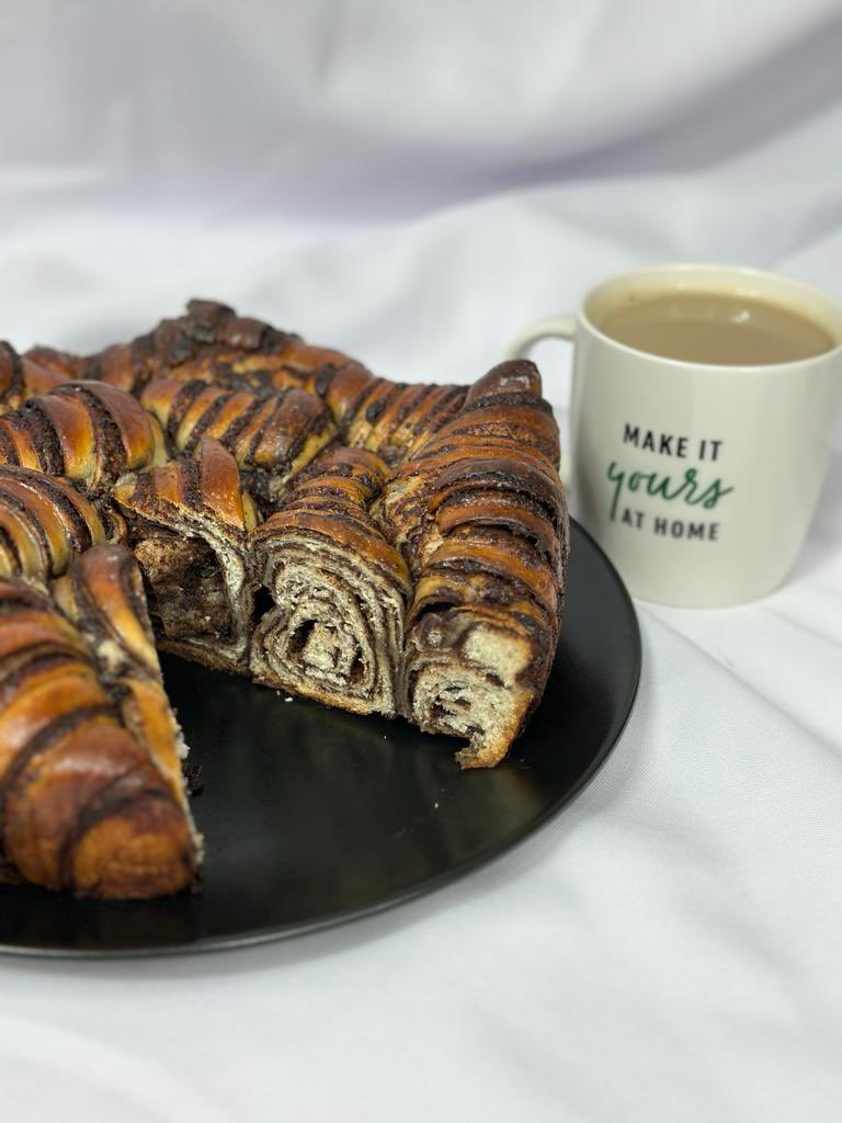 DinMeitar's tweet photo. Baking some beautiful things🥰
#PastryChef #baking #Dinberry https://t.co/rO9fxQoes2