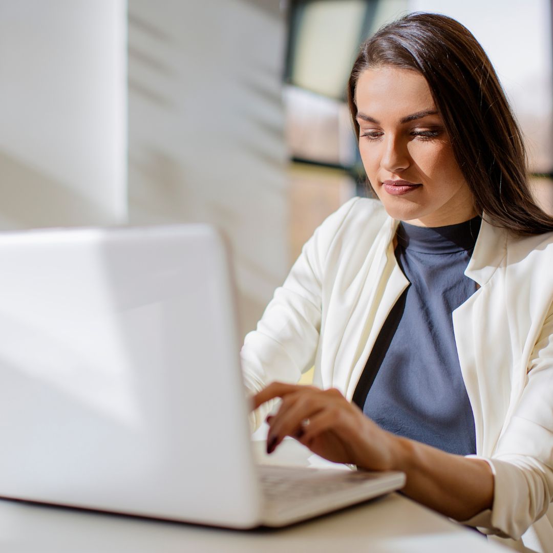 AutoclickCRM's tweet photo. Rev up your sales game with Autoclick! 🚀 Easily capture and send credit applications to potential customers on-the-go, keeping your business moving forward. 
https://t.co/9FNM6RB60u
.
.
.
#Autoclick #UsedCars #Dealership #CRM #AutoWebsite #Marketing #Sales #DealershipCRM #Cus... https://t.co/wXsNyxQXvN