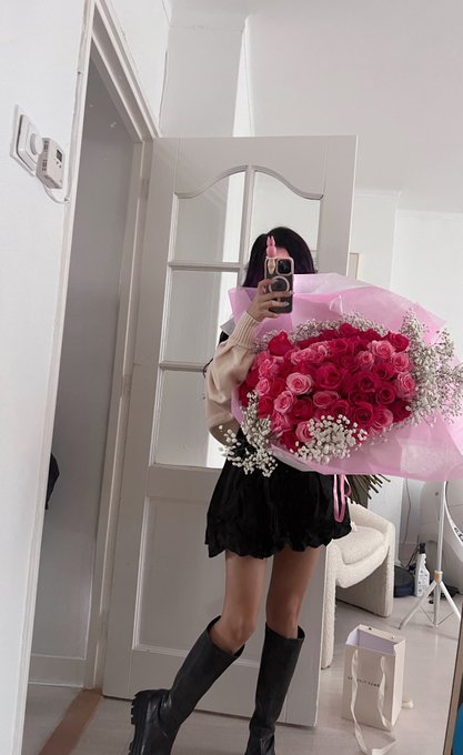 I love being a girl 💖 https://t.co/5hvZWDxPLc