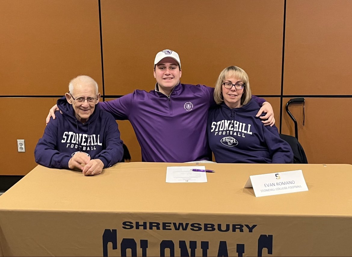 Evan Romano tweet media