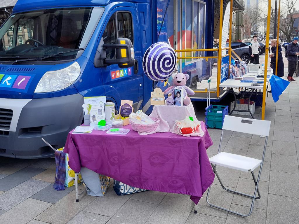 Out with @harrilscft <a href="/LSCft_CRoots/">Community Roots LSCft</a> and partners, today one the partners is raising awareness of #sexualviolenceawarenessweek Gina is out and about giving people a voice and safe space to talk. Need to chat? Contact @HARRI. Gina can also come and work with you. <a href="/ExperienceLSCFT/">Experience and Engagement Team @LSCFT</a>