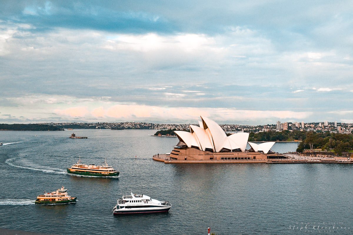 🩵NEW ARTICLE💙 anomadspassport.com/is-sydney-wort… Many dream of seeing the Opera House and Harbour Bridge with their own eyes, but is Sydney worth visiting? A comprehensive list of pros and cons by someone who used to live there