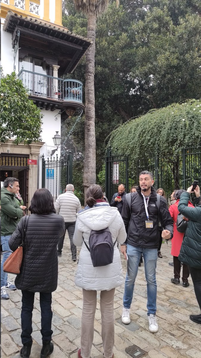 CEPdeSevilla591's tweet photo. Finaliza la segunda sesión del curso CASAS, PALACIOS Y JARDINES: PATRIMONIO DOMÉSTICO SEVILLA PARA PROFESORADO DE EDUCACIÓN PERMANENTE Y ESCUELAS OFICIALES DE IDIOMAS con experiencias didácticas muy interesantes. @cepse4 @CEPSevilla @FormacProfAnd @MbrMario @musoangel https://t.co/9UtdqesMJl