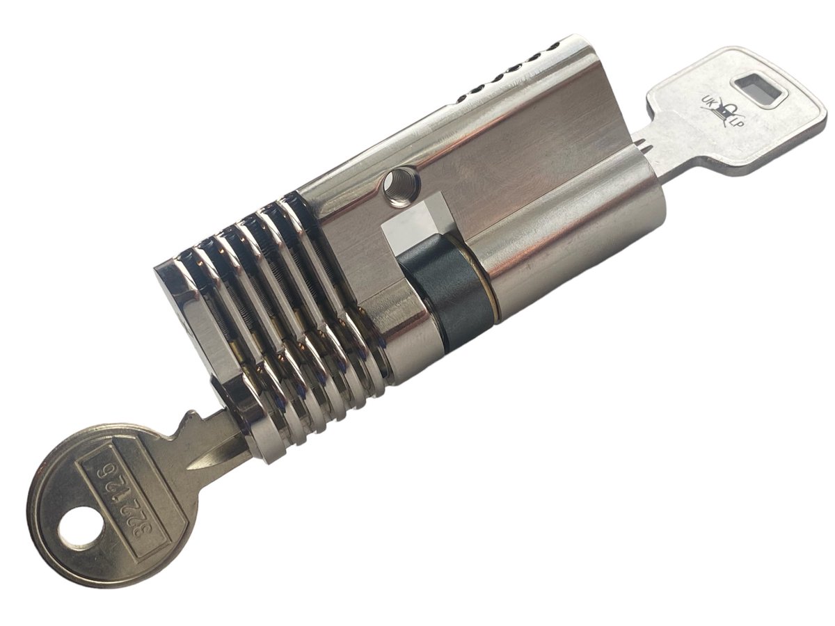 New Re/pinnable Euro &amp; Dimple 2-1 Cutaway Cylinder uklockpickers.co.uk/re-pinnable-eu…
#lockpicking #cutawayLock #locksport #dimpleLock #euroLock