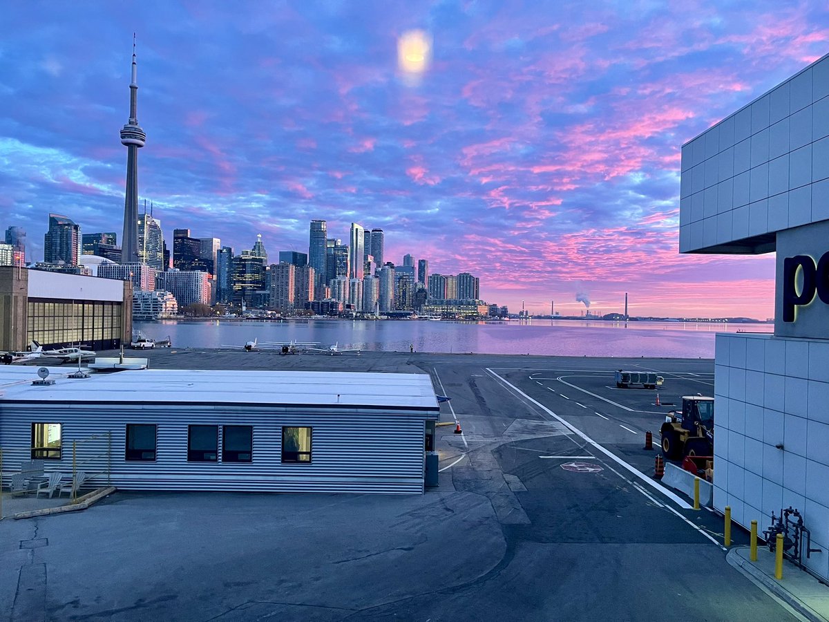 #Views #ytz #toronto #billybishop #cntower #lakeontario #airportlife