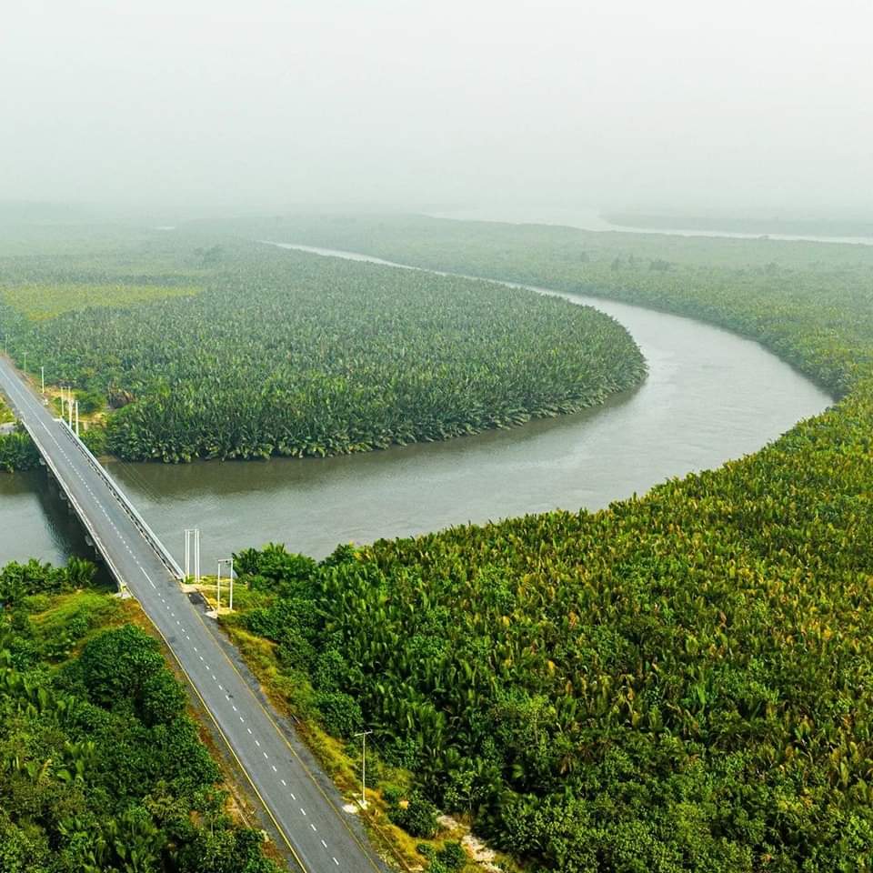 Rivers State, Nigeria 🇳🇬

📸 Pixpectiv

#Nigeria #TourNigeria #BeautifulNigeria #PortHarcourt #RiversState