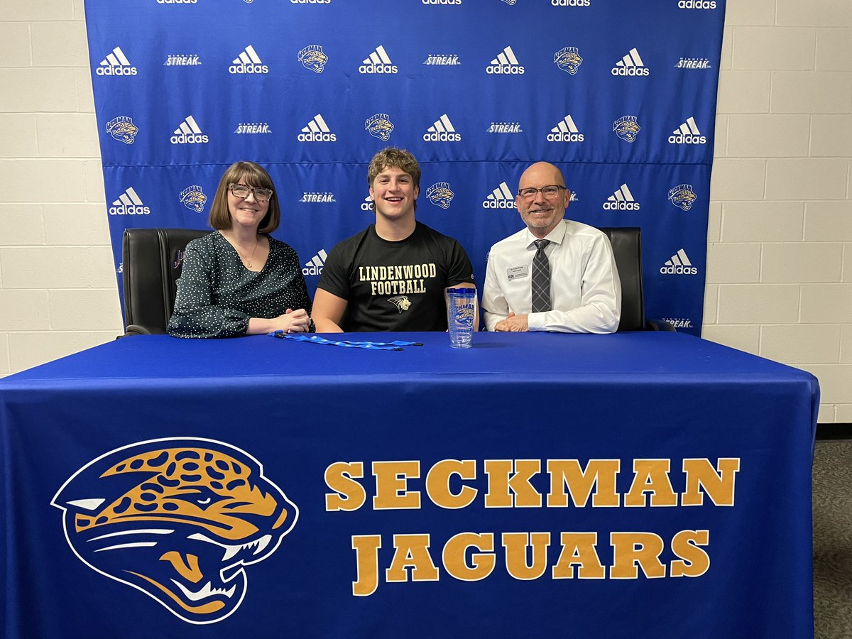 Congrats @DeanMoecke88408 for signing to continue his football career @LindenwoodFB. We are so proud of Dean!