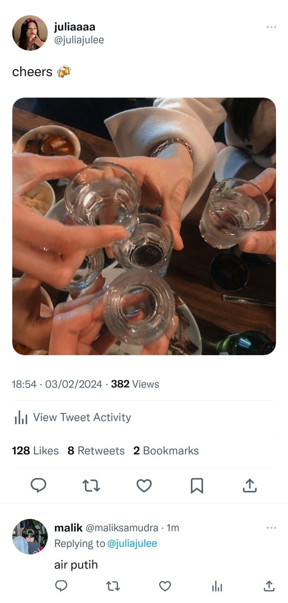 🦋 tweet media