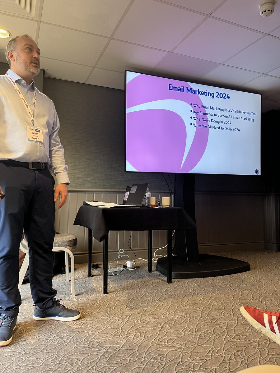 Christopher Reed tweet media