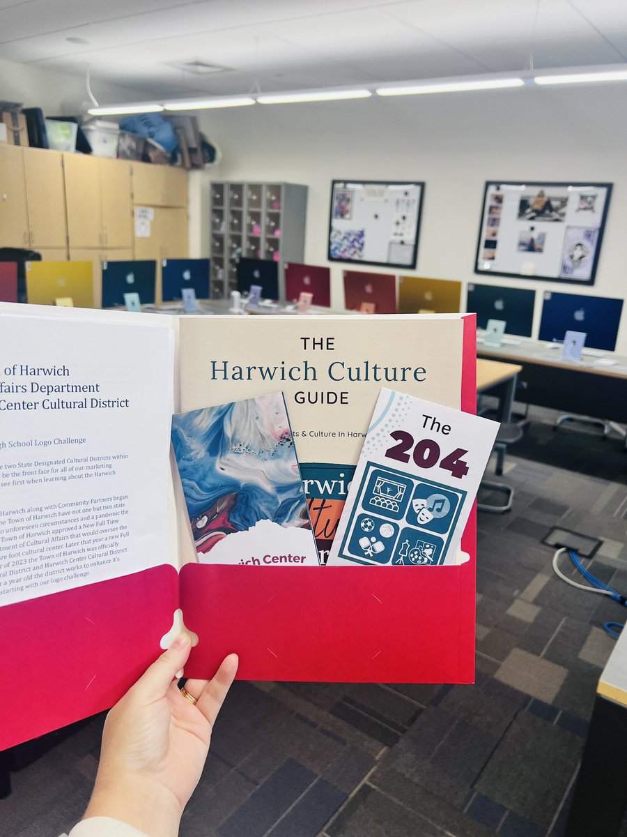 mrhsvpa's tweet photo. Our design students had an opportunity to meet with Kara Mewhinney, Director of Cultural Affairs for Harwich Cultural Districts, to discuss the youth logo design contest. We are excited for this real-world experience and to make connections in our community! https://t.co/OcIfET6kcD