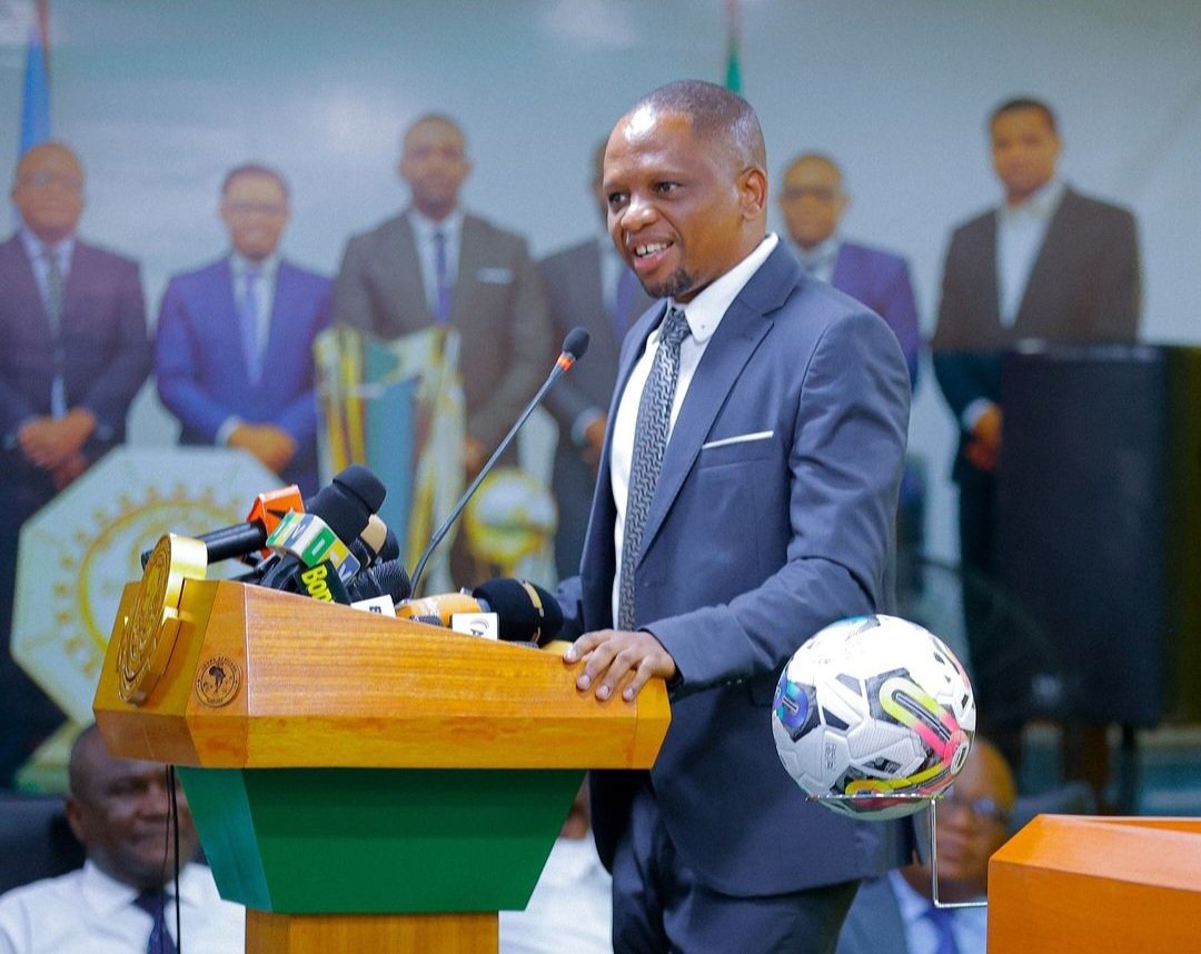 BmMwakalobo's tweet photo. Utani kidogo ...?
Hivi unajua kwenye jengo la yangasc lililozinduliwa Leo imewekwa medali ya #CAF kwa timu ya #Simbasc au #Mashabiki zake wanaruhusiwa kwenda kuangalia medali ya #cafc ilivyo na hii inatumika kamabutalihi wa ndani https://t.co/h4pwWpMr5e