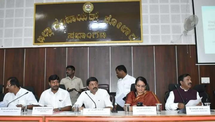 kothurmanjunath's tweet photo. Participated in the KDP meeting held at the Kolar Zilla Panchayat hall with the concerned officials
On this Occasion @byrathi_suresh @depcomkolar
@KYNanjegowdaMLA
#mlcanilkumar and other official were Present https://t.co/DeOwDNJW31