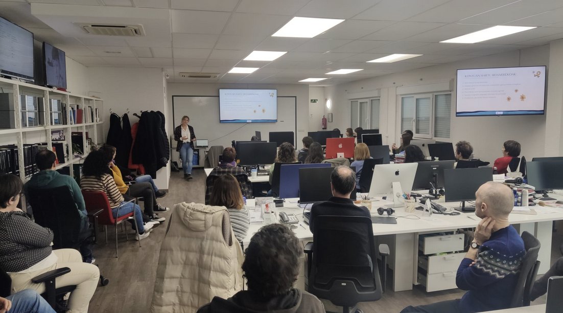 Sexu-jazarpen protokoloa prest dugu Goienan. Gaur egin dugu langileendako informazio batzarra erredakzioan.