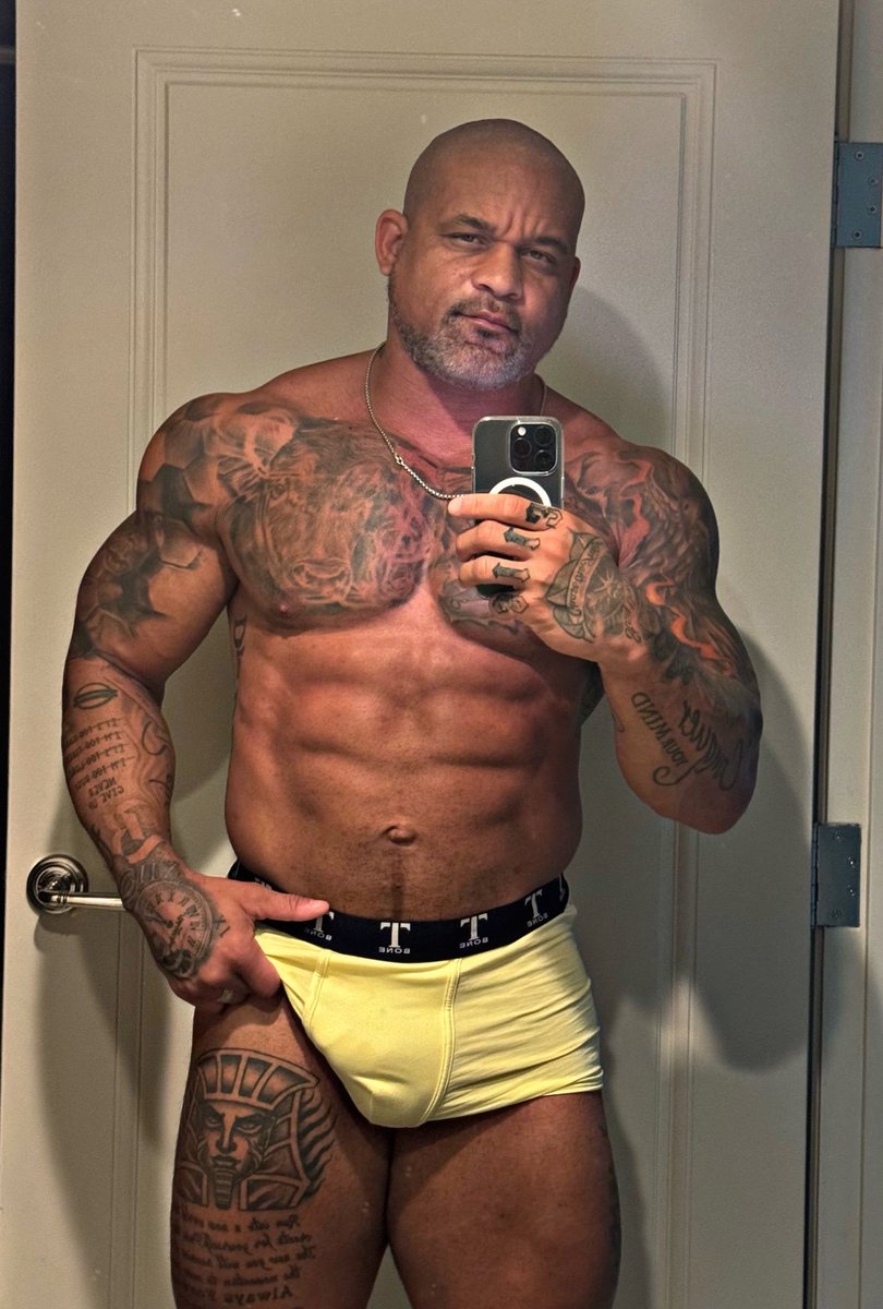 ShaunT's tweet image. Celebrating being in bed for 9hrs for the first time since I don’t know when! Sleep is vital for recovery and it’s the one place I lack success at this stage in the journey but I’m working on it!