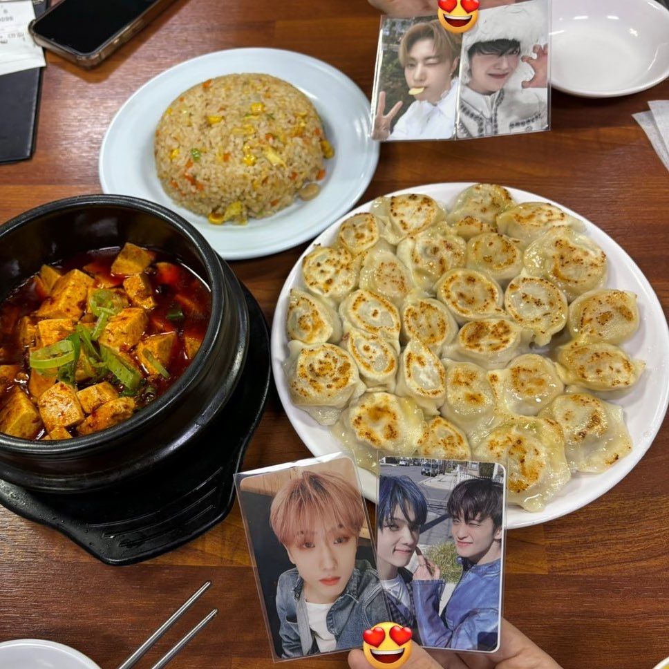 mydayandy's tweet photo. 📍월래순교자관

군만두 양 진짜 많음..
마라두부? 마파두부? 진짜 개존맛.. 전 만두보다 이게 진짜 맛있었어요
근데 만두 찍어먹는 소스랑 만두에서 향신료냄새가 좀 나서 이런거 잘먹는 사람만 가야할 듯!
군만두와 찐만두의 중간? 전 꽤 좋았어요 ㅎㅎ

#박지성_단1g도안줌
#마크한테만공개
#석메추 https://t.co/xjkKqiGAyp