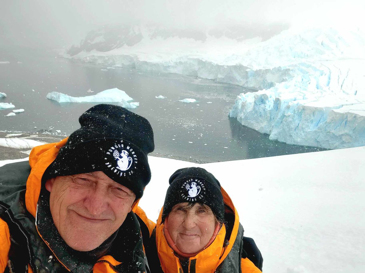 We've had some great pictures sent in of Powder Monkey across the globe... this will take some beating!! ❄️🐒 Thanks to Frank and Aileen to sending these to us all the way from Neko Harbour in Antarctica! Relaxing into retirement... 😅🍻