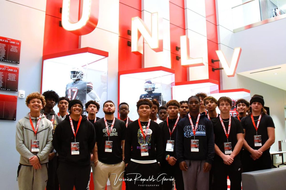 Mark_Moore_II's tweet photo. @PBreed7v7 18U would like to thank @GardinerKlay @bradodom for setting up our teams unofficial visit with @unlvfootball this past weekend. Greatly appreciated. First of many. @LilQuatrooo was also in the building for QB meeting and showing love to his city. https://t.co/I3k2w8T2nG
