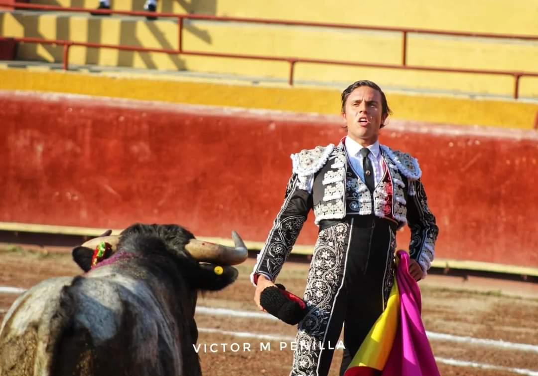 vmpenilla's tweet photo. Hoy está cumpliendo años, el #Novillero; Eduardo #Neyra.
Nació en Durango, Durango, #UnDíaComoHoy pero del 2000.
#Enhorabuena
Si lo ve, Felicitelo!!! https://t.co/KhhNv6Yihk