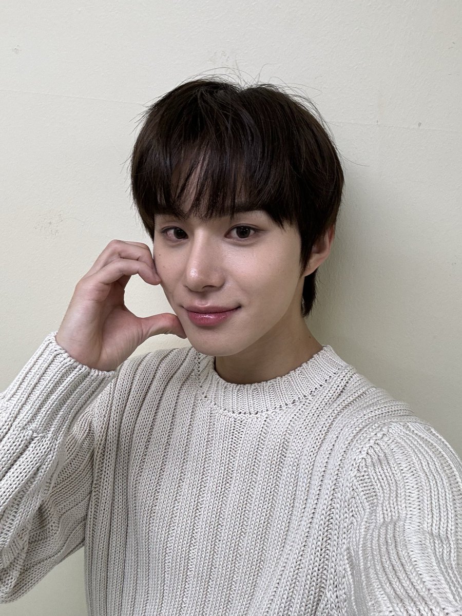 captainuwu's tweet photo. Jungwoo 💬 "💚" https://t.co/ghGP569lZY