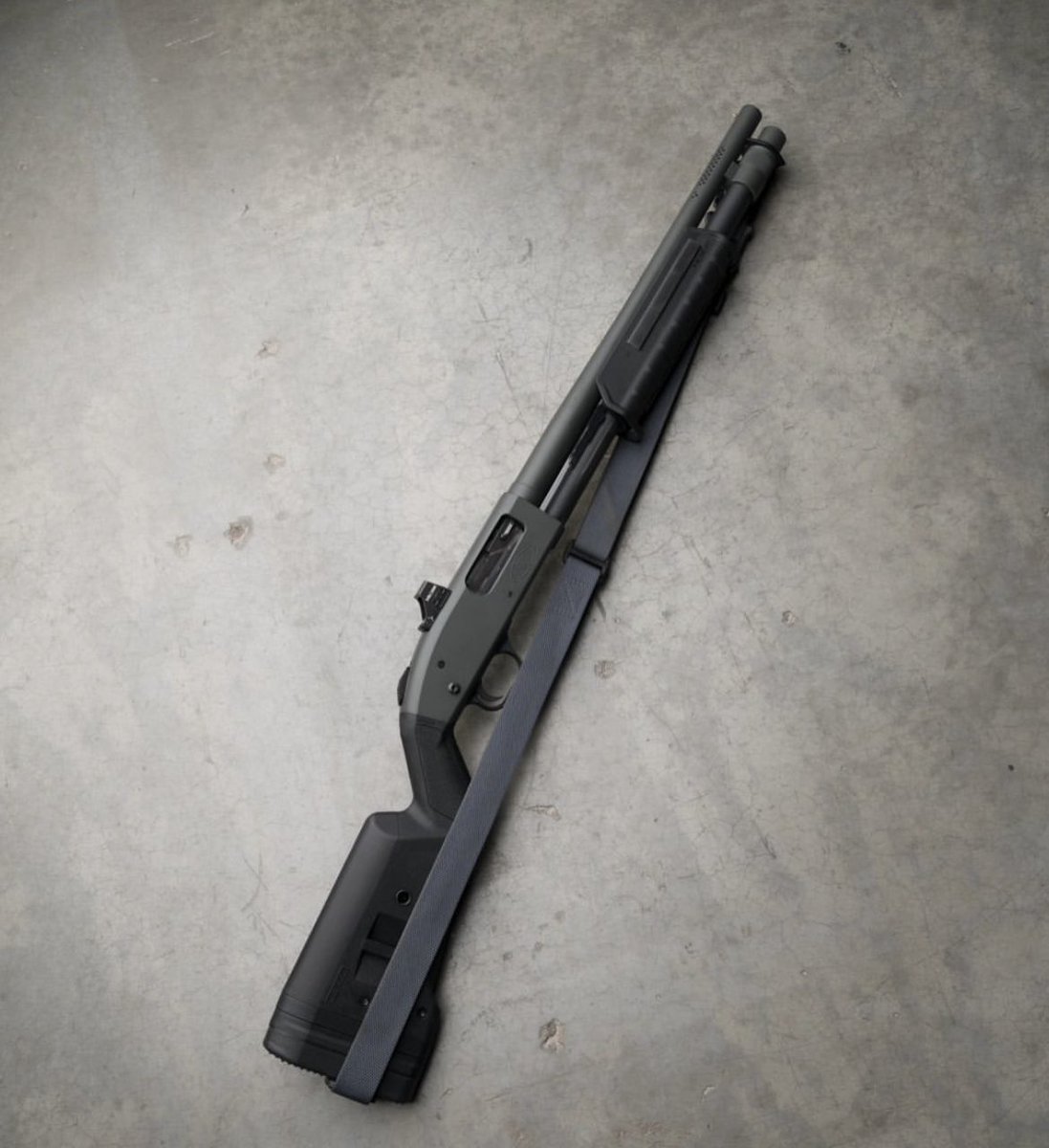 Smooth operator. 
How’s this setup for a home defense shotgun? #Mossberg #Mossberg590 #Mossberg #HomeDefense