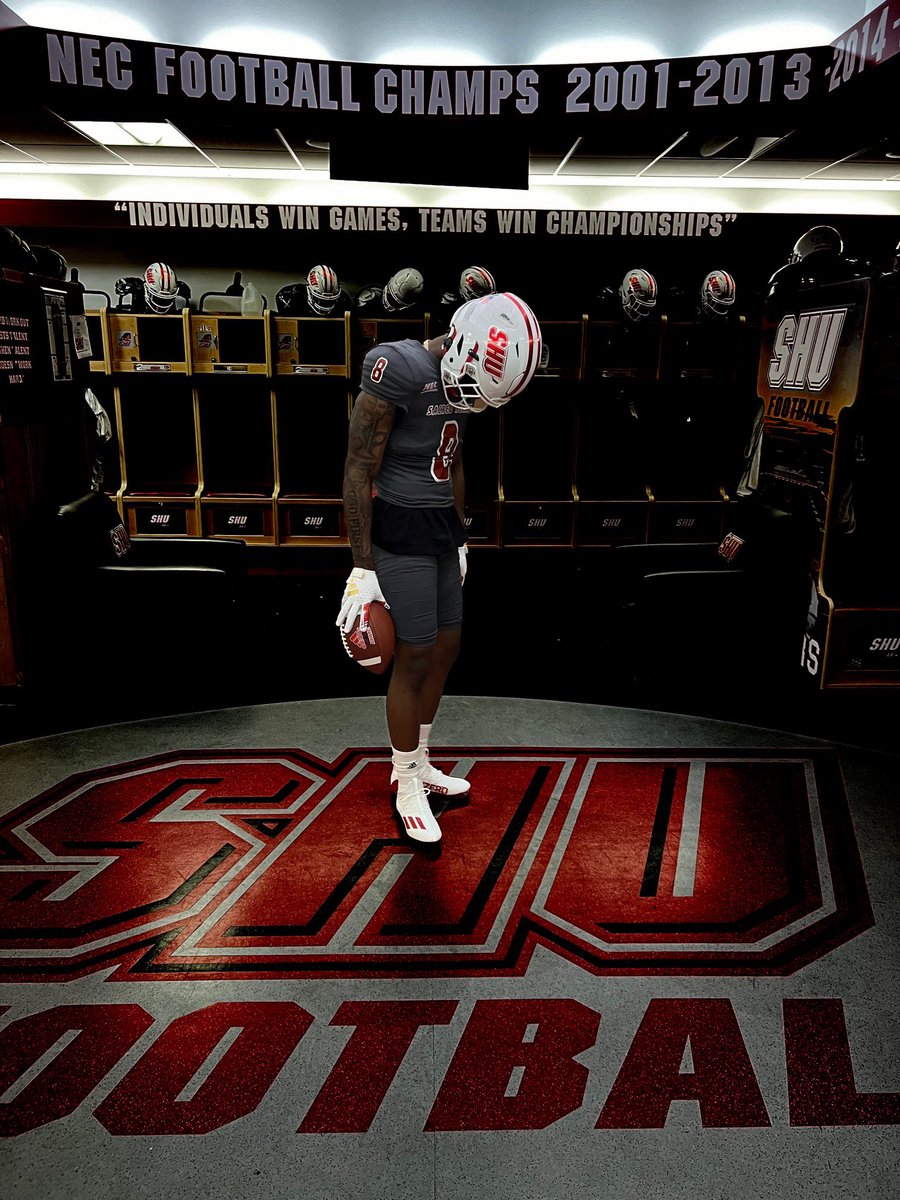 I am proud to announce that I will fully be signing to Sacred heart university! Thank you to <a href="/BallCoachC/">Mark Clements</a> and the rest of the coaching staff for the opportunity. #switchup