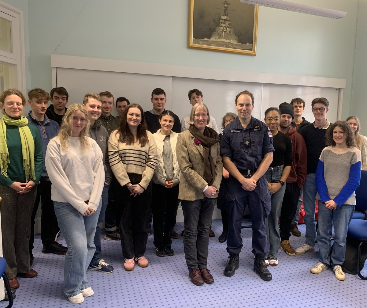 Taking Military Ethics Seriously ✅ 🇬🇧 Undergraduates from the University of Exeter👩‍🎓👨‍🎓visit @DartmouthBRNC #collaboration @UniofExeter @RNJobsUK @CaptAndyBray