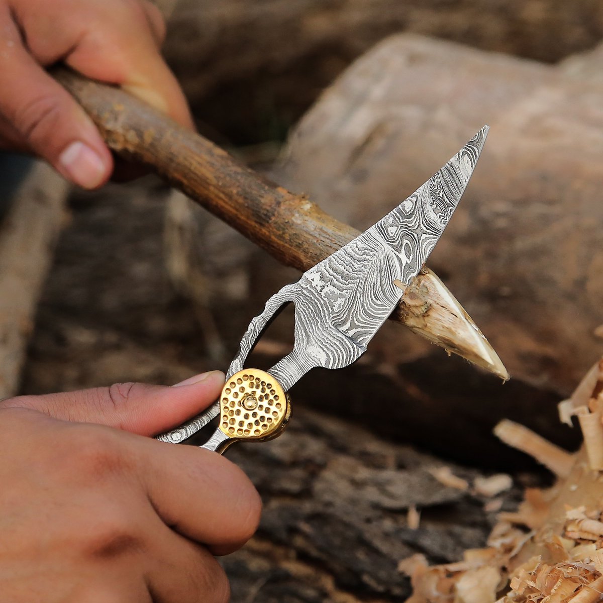 Unlock the potential of adventure with our Damascus Folding Knife. Precision, versatility, and craftsmanship in every cut. 🪓🌲 #FoldingKnife #OutdoorAdventure #Craftsmanship #knife #knifeporn #knifecommunity #knifenut #knifestagram #knifemaking #knifepics #knifesale #knifelife