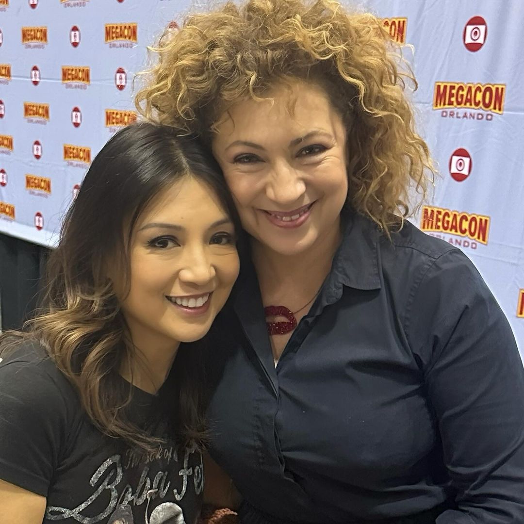 MingNaDaily's tweet photo. Then and now. Ming-Na and Alex Kingston. 💖💖 #MingNaWen https://t.co/C8F4tpyID5