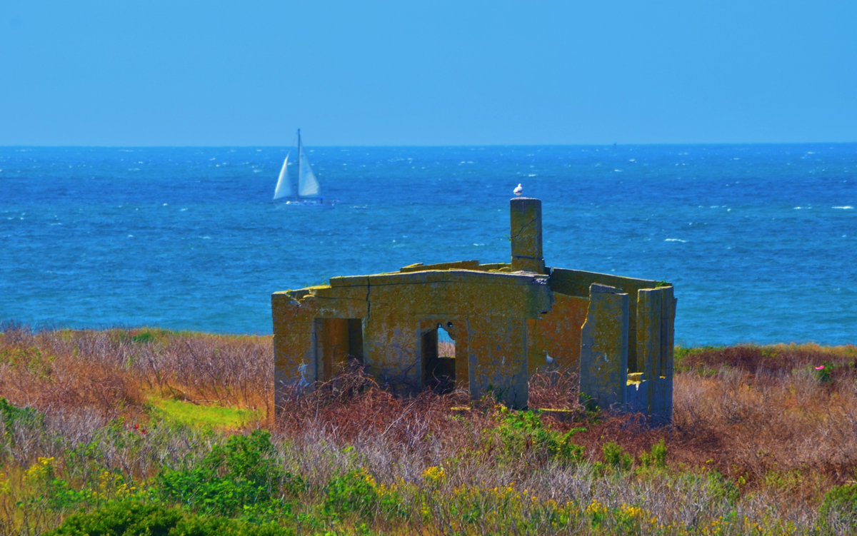 XmxHowes's tweet photo. Check out this photo I took on Cape Cod https://t.co/LX3Ke2jzG0 #PenikeseIsland #ElizabethIslands #CapeCodIslands #CapeCod #Massachusetts #CapeCodHisory #Remains #oldbuilding #sailboat #AtlanticOcean #sea #water #Ocean #Island #wallart #giftideas https://t.co/0NLDrIBFIi